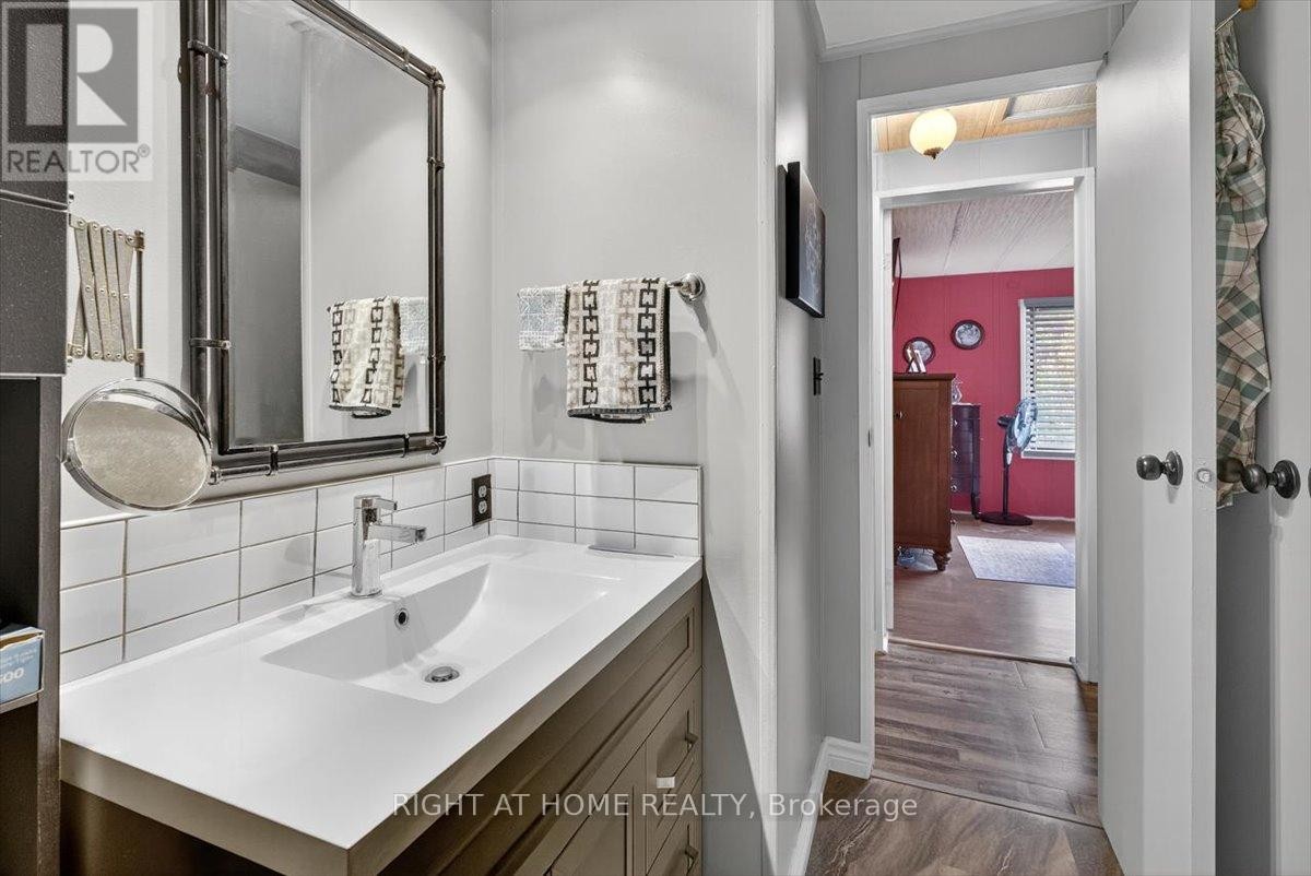 












45 LINDEN LANE

,
Innisfil,




Ontario
L9S1P2

