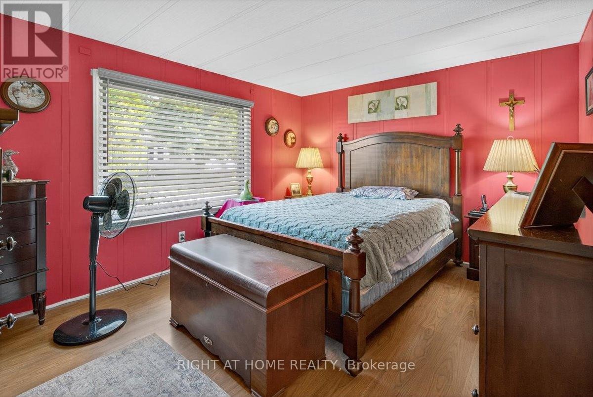 












45 LINDEN LANE

,
Innisfil,




Ontario
L9S1P2

