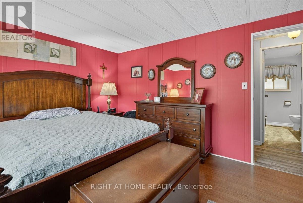 












45 LINDEN LANE

,
Innisfil,




Ontario
L9S1P2

