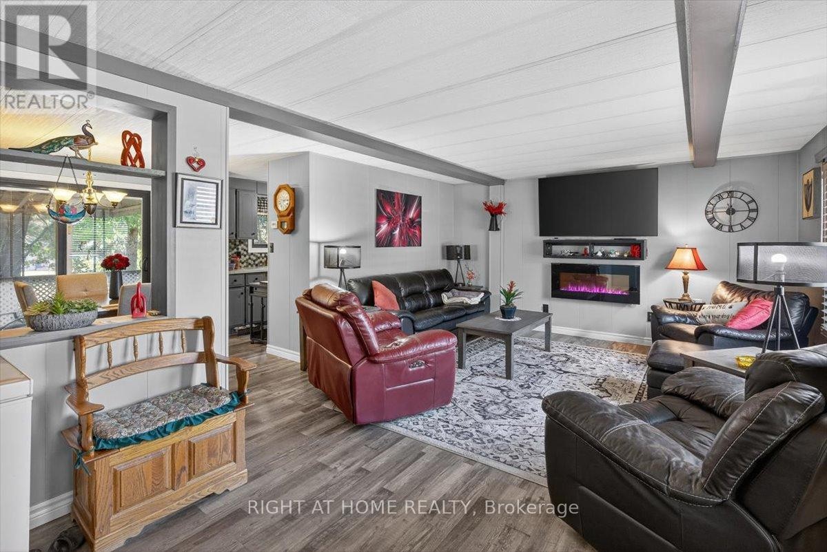 












45 LINDEN LANE

,
Innisfil,




Ontario
L9S1P2

