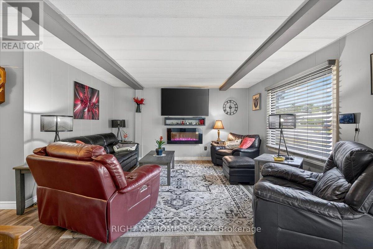 












45 LINDEN LANE

,
Innisfil,




Ontario
L9S1P2

