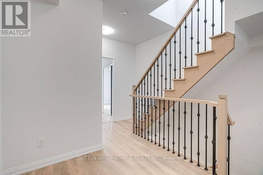 












3 - 1010 PORTAGE PARKWAY

,
Vaughan (Concord),




Ontario
L4K0K3

