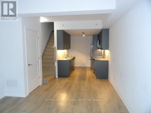 












3 - 1010 PORTAGE PARKWAY

,
Vaughan (Concord),




Ontario
L4K0K3


