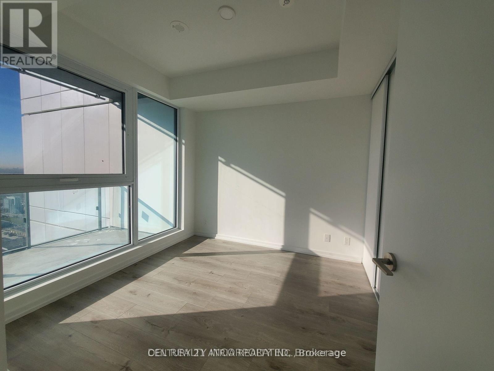 












5301 - 7890 JANE STREET

,
Vaughan (Vaughan Corporate Centre),




Ontario
L4K0K9

