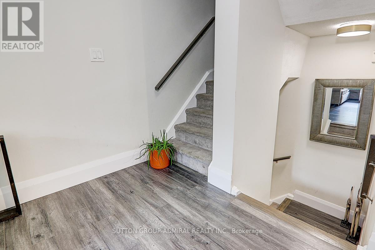 












838 - 75 WELDRICK ROAD E

,
Richmond Hill (Observatory),




Ontario
L4C0H9

