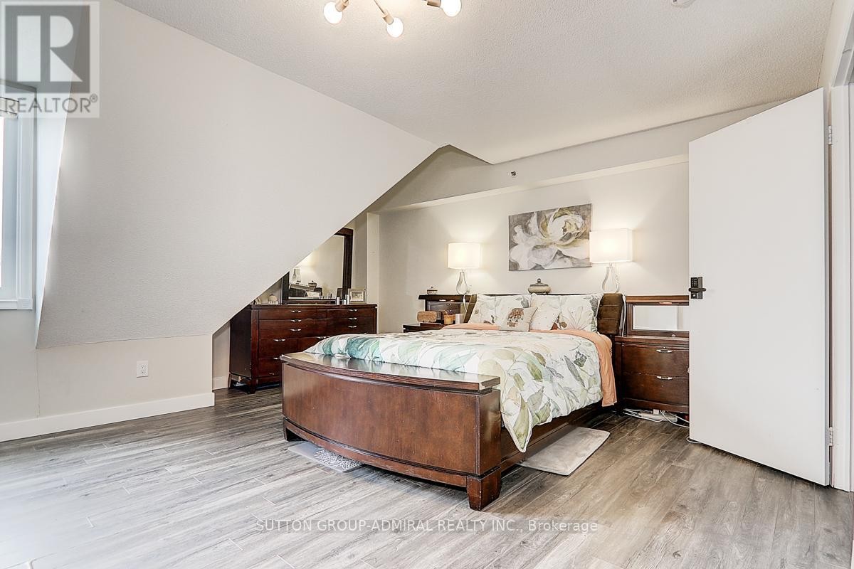 












838 - 75 WELDRICK ROAD E

,
Richmond Hill (Observatory),




Ontario
L4C0H9

