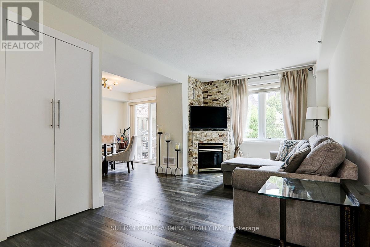 












838 - 75 WELDRICK ROAD E

,
Richmond Hill (Observatory),




Ontario
L4C0H9

