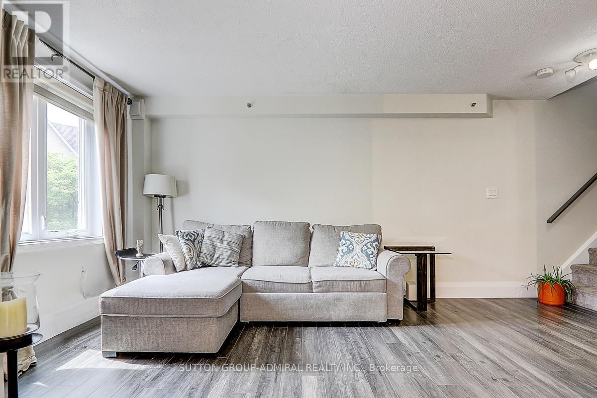 












838 - 75 WELDRICK ROAD E

,
Richmond Hill (Observatory),




Ontario
L4C0H9

