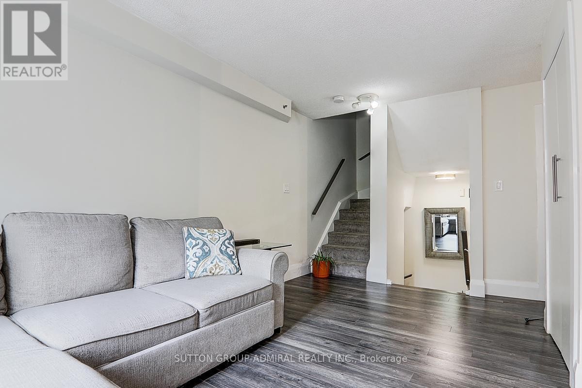 












838 - 75 WELDRICK ROAD E

,
Richmond Hill (Observatory),




Ontario
L4C0H9


