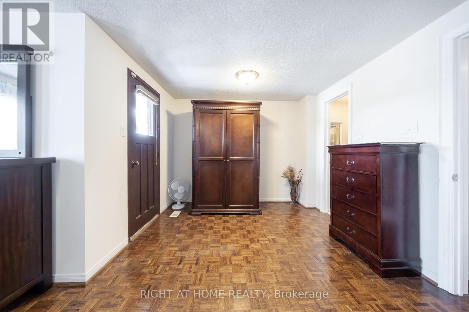 












259 TALL GRASS TRAIL

,
Vaughan (East Woodbridge),




Ontario
L4L3P7

