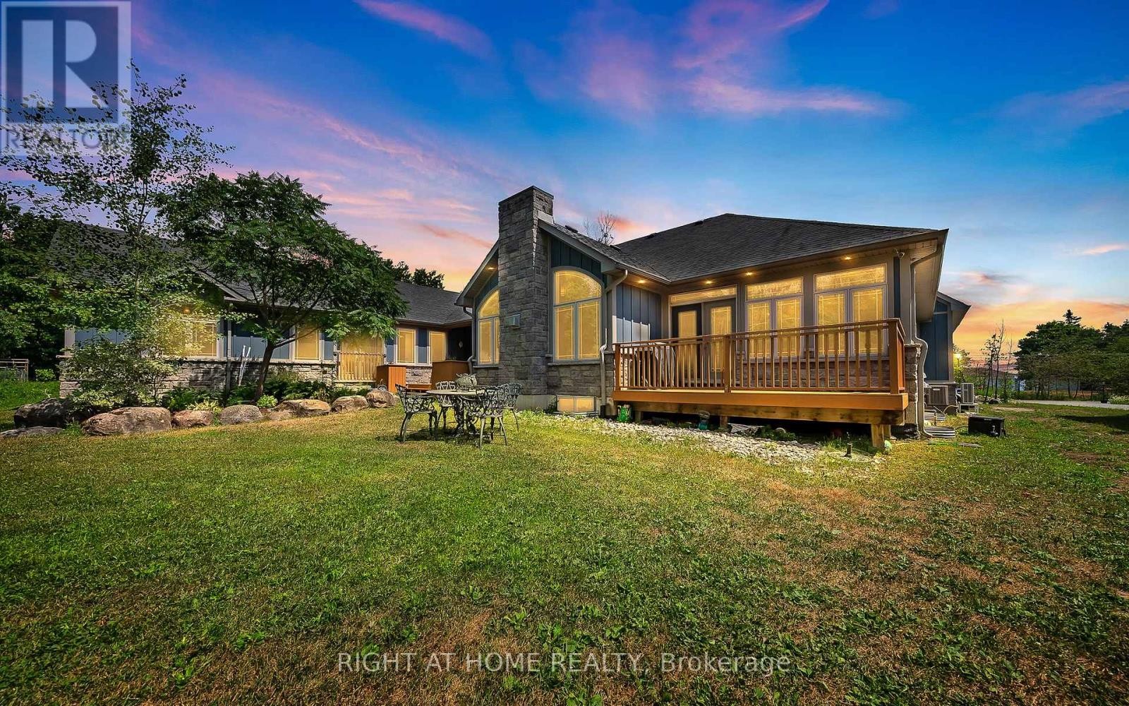 












3500 CRESCENT HARBOUR ROAD

,
Innisfil,




Ontario
L9S2Y8

