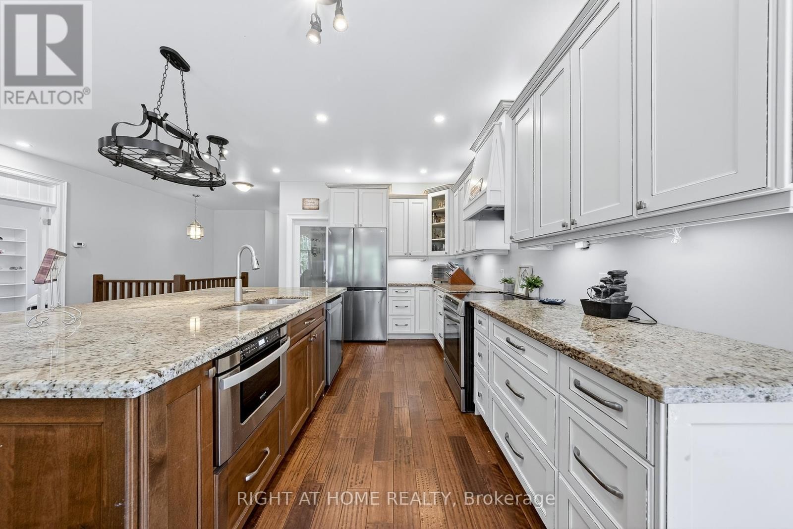 












3500 CRESCENT HARBOUR ROAD

,
Innisfil,




Ontario
L9S2Y8


