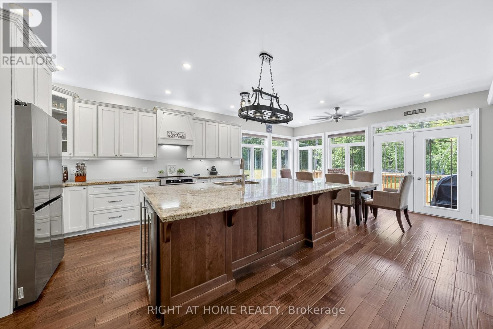 












3500 CRESCENT HARBOUR ROAD

,
Innisfil,




Ontario
L9S2Y8

