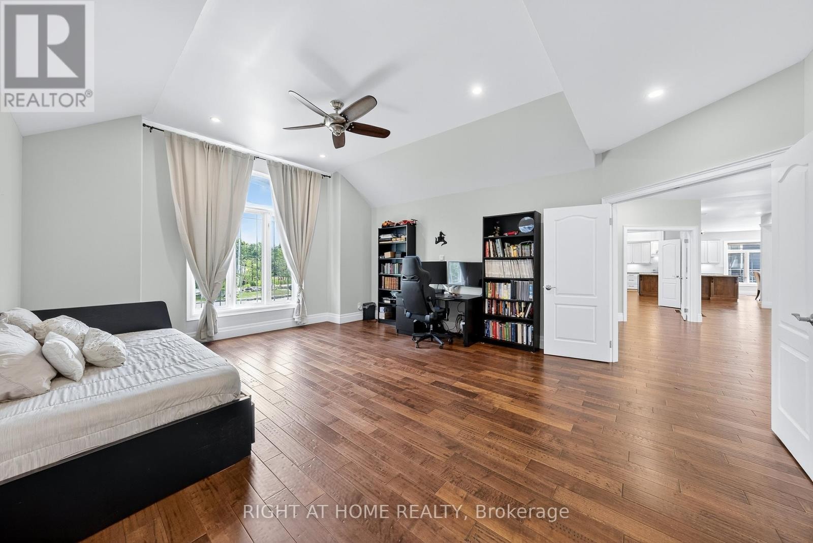 












3500 CRESCENT HARBOUR ROAD

,
Innisfil,




Ontario
L9S2Y8

