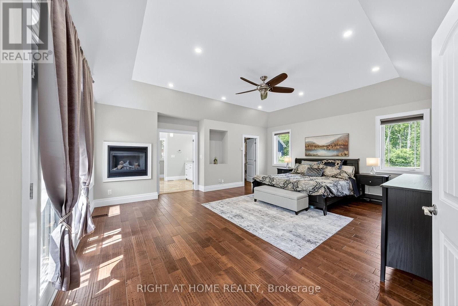 












3500 CRESCENT HARBOUR ROAD

,
Innisfil,




Ontario
L9S2Y8

