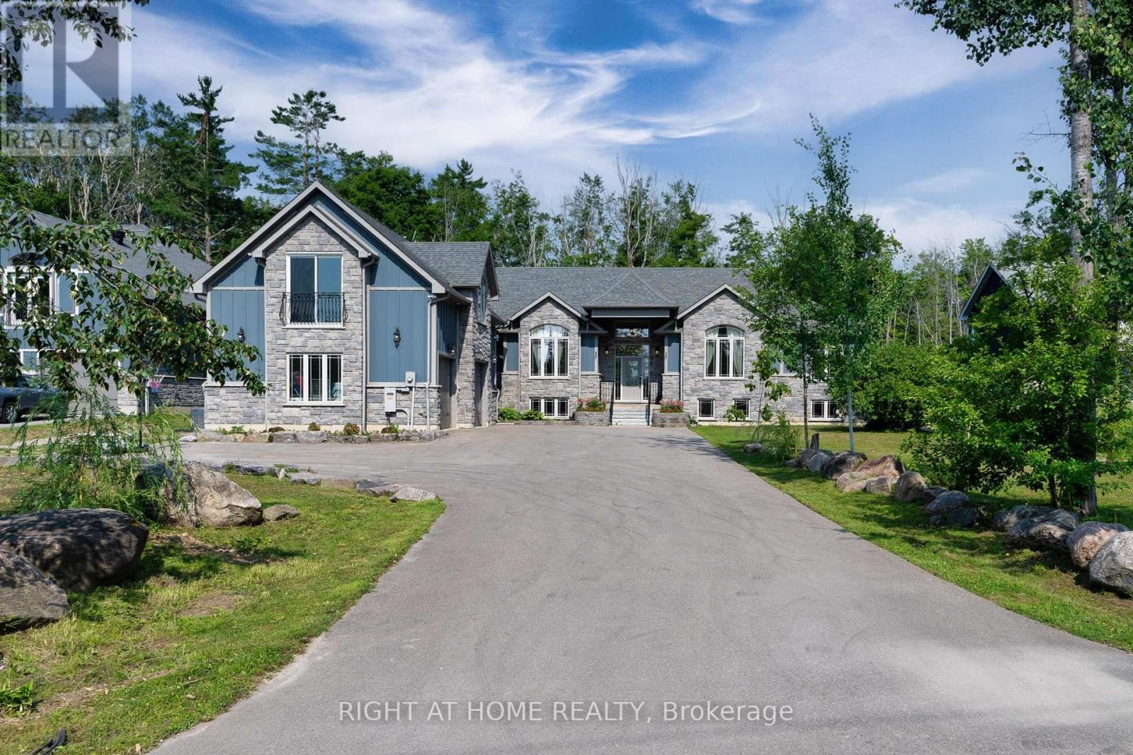 












3500 CRESCENT HARBOUR ROAD

,
Innisfil,




Ontario
L9S2Y8

