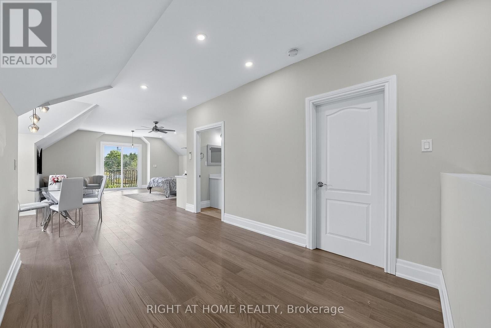 












3500 CRESCENT HARBOUR ROAD

,
Innisfil,




Ontario
L9S2Y8

