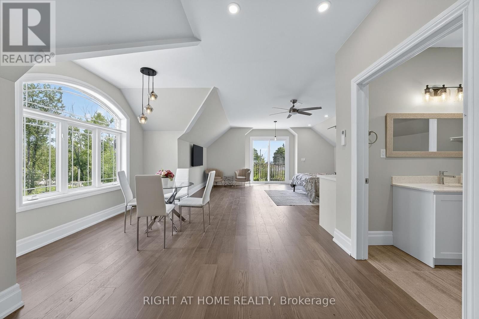 












3500 CRESCENT HARBOUR ROAD

,
Innisfil,




Ontario
L9S2Y8


