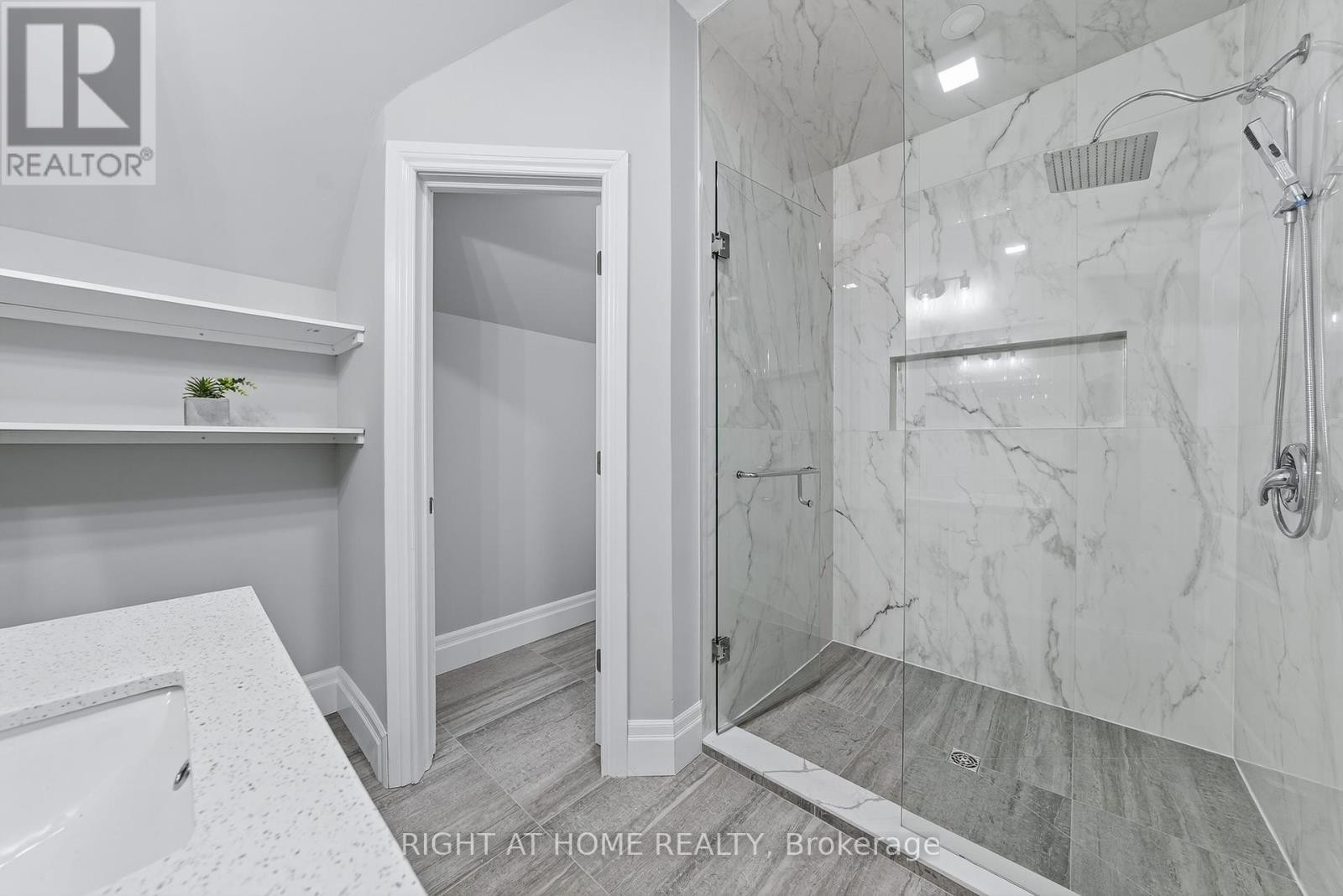 












3500 CRESCENT HARBOUR ROAD

,
Innisfil,




Ontario
L9S2Y8

