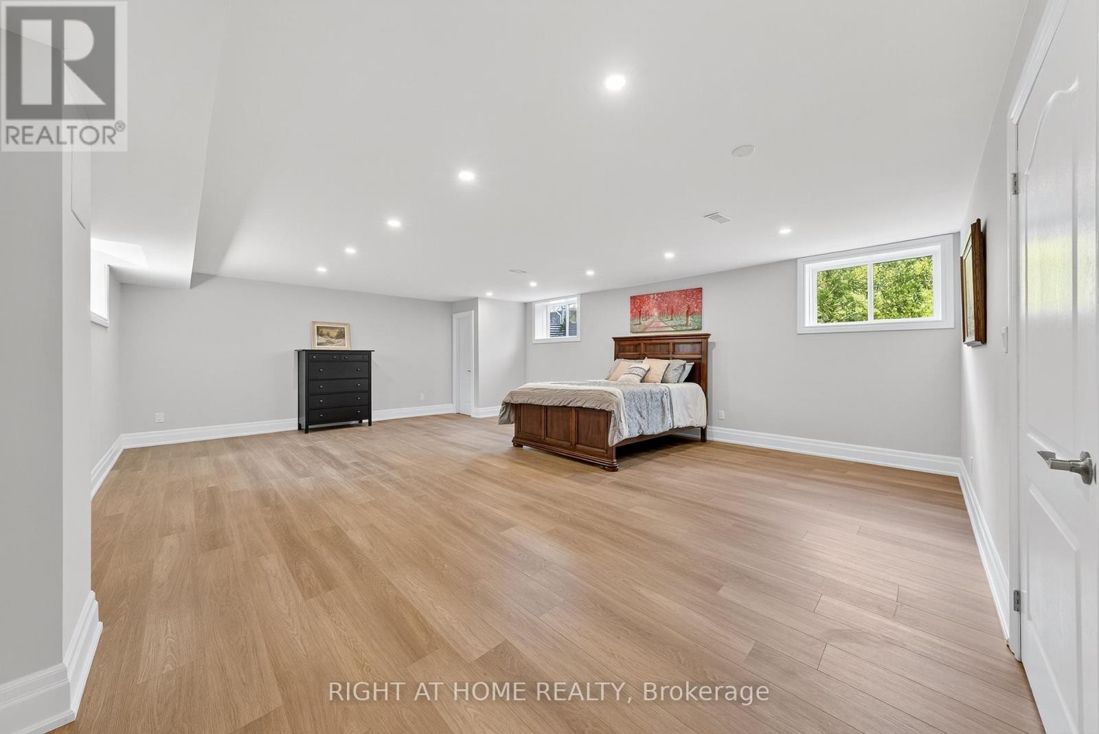 












3500 CRESCENT HARBOUR ROAD

,
Innisfil,




Ontario
L9S2Y8

