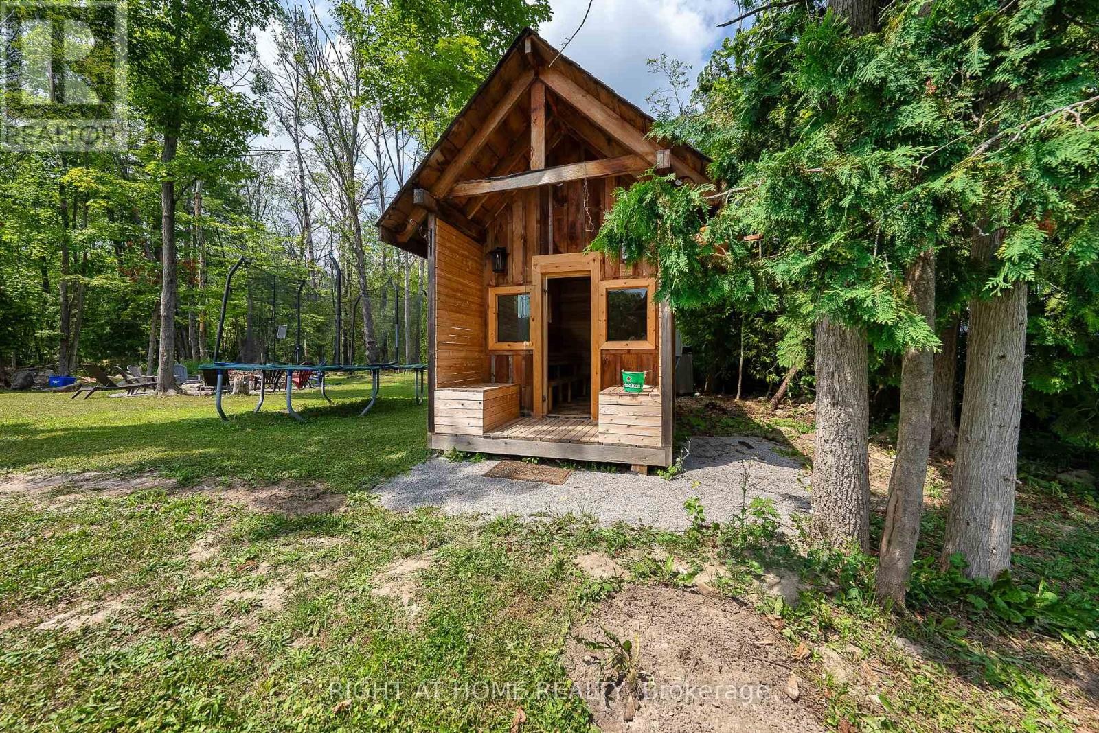 












3500 CRESCENT HARBOUR ROAD

,
Innisfil,




Ontario
L9S2Y8

