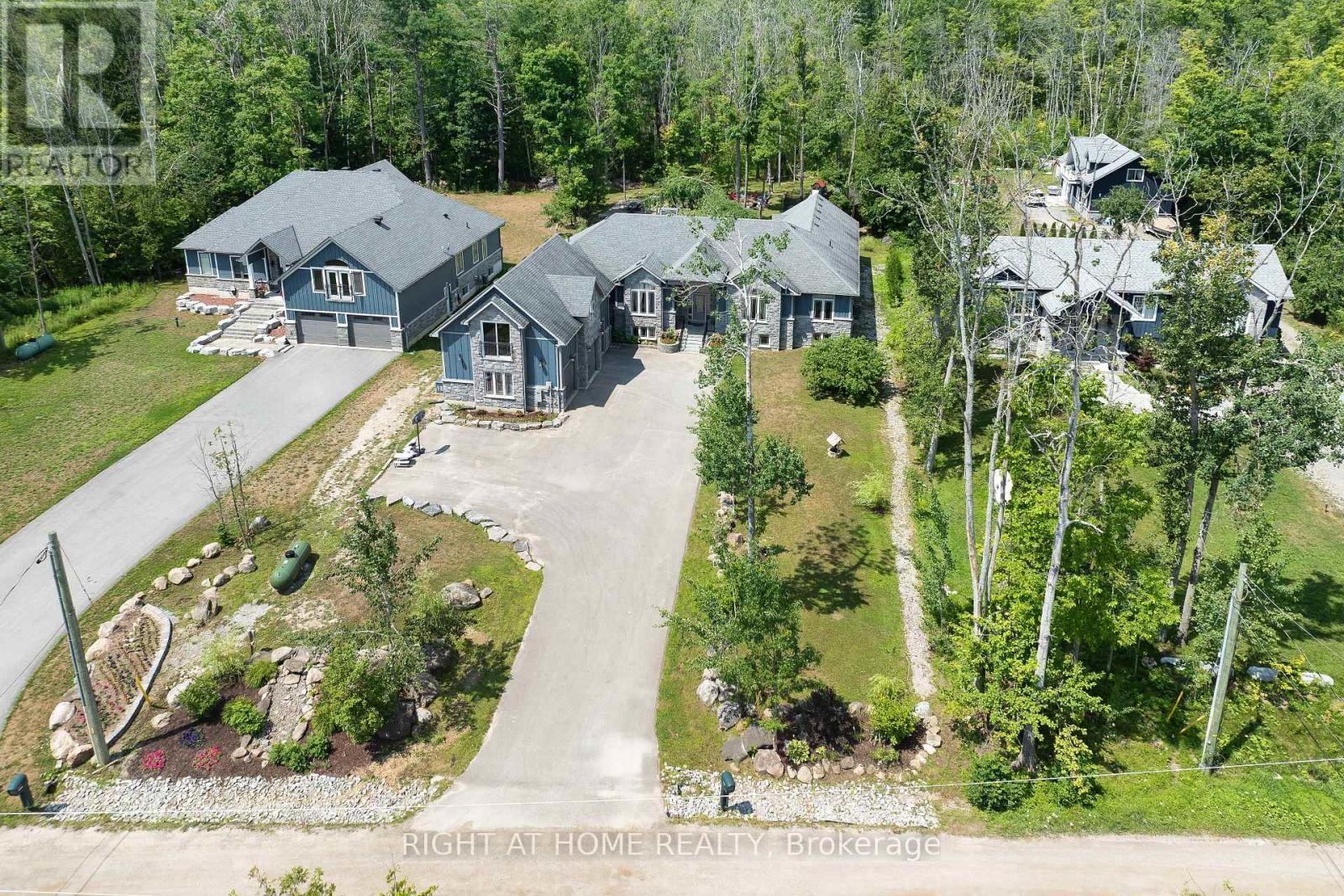 












3500 CRESCENT HARBOUR ROAD

,
Innisfil,




Ontario
L9S2Y8

