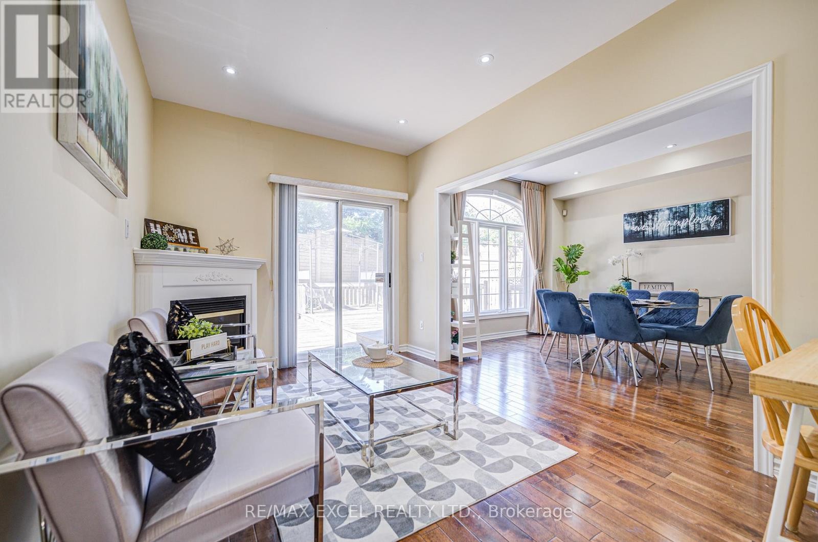 












263 MILLIKEN MEADOWS DRIVE

,
Markham (Milliken Mills West),




Ontario
L3R0W2

