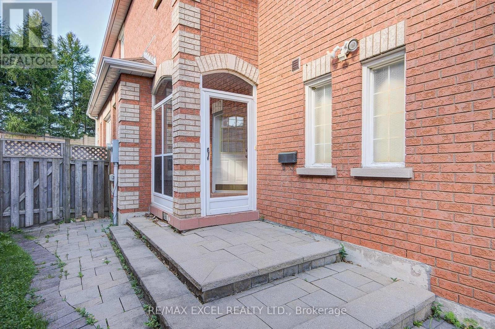 












263 MILLIKEN MEADOWS DRIVE

,
Markham (Milliken Mills West),




Ontario
L3R0W2

