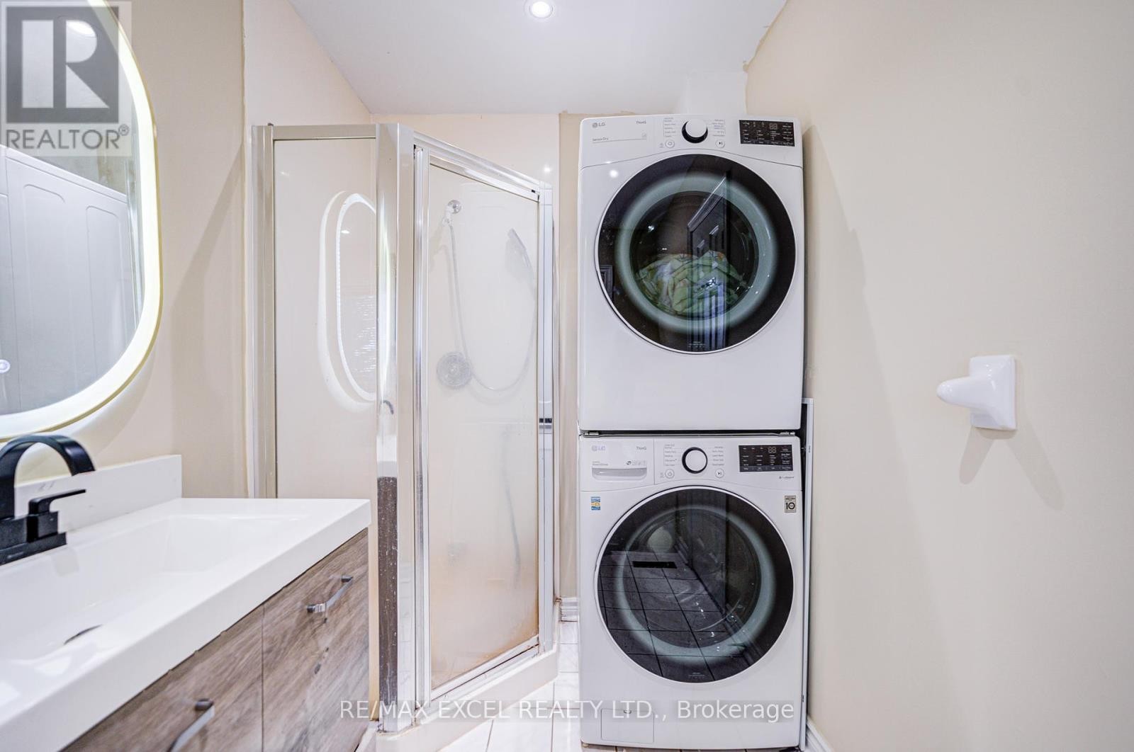 












263 MILLIKEN MEADOWS DRIVE

,
Markham (Milliken Mills West),




Ontario
L3R0W2

