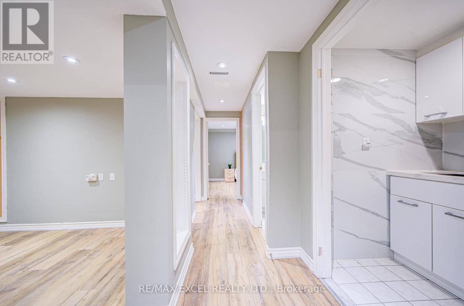 












263 MILLIKEN MEADOWS DRIVE

,
Markham (Milliken Mills West),




Ontario
L3R0W2

