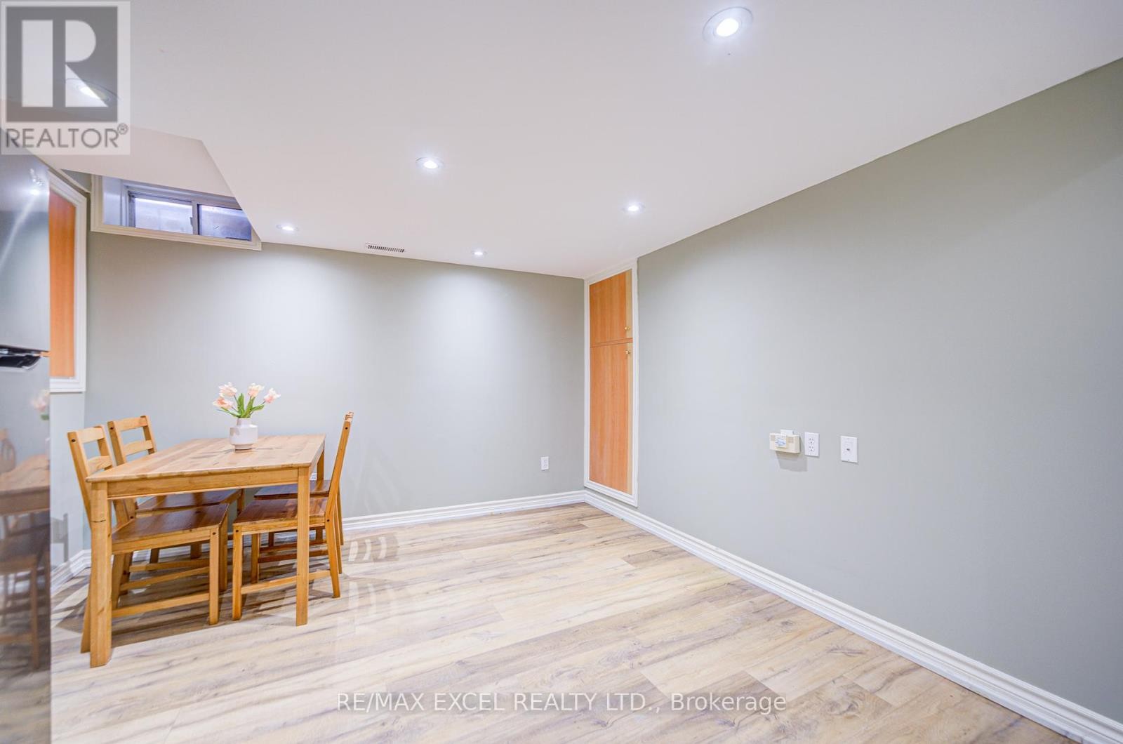 












263 MILLIKEN MEADOWS DRIVE

,
Markham (Milliken Mills West),




Ontario
L3R0W2

