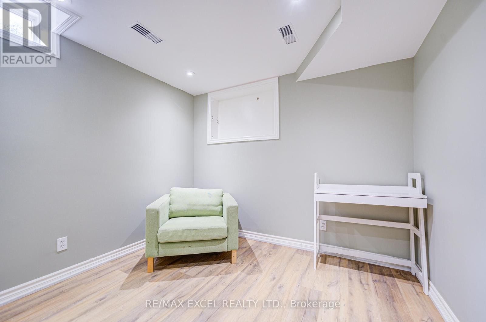 












263 MILLIKEN MEADOWS DRIVE

,
Markham (Milliken Mills West),




Ontario
L3R0W2

