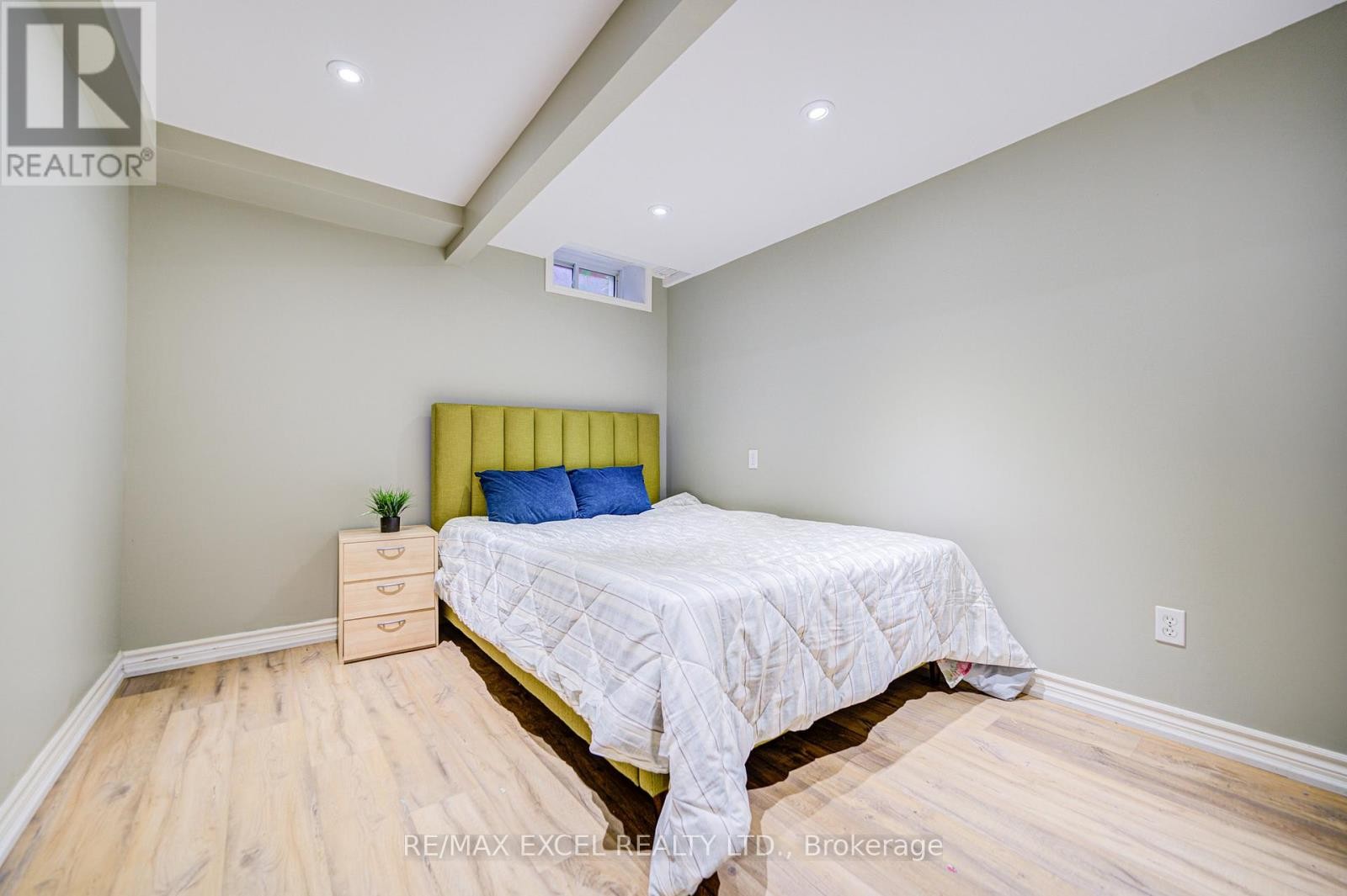 












263 MILLIKEN MEADOWS DRIVE

,
Markham (Milliken Mills West),




Ontario
L3R0W2

