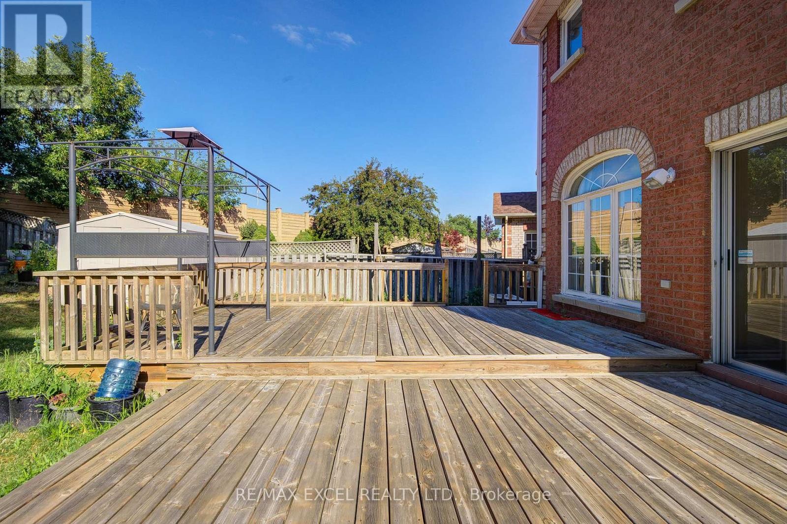 












263 MILLIKEN MEADOWS DRIVE

,
Markham (Milliken Mills West),




Ontario
L3R0W2


