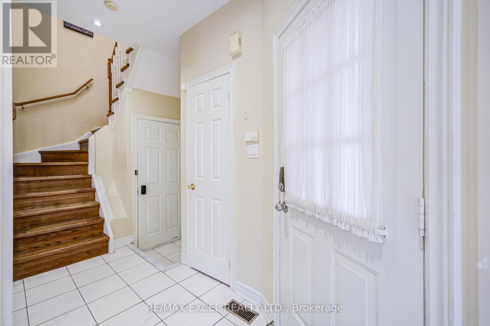 












263 MILLIKEN MEADOWS DRIVE

,
Markham (Milliken Mills West),




Ontario
L3R0W2


