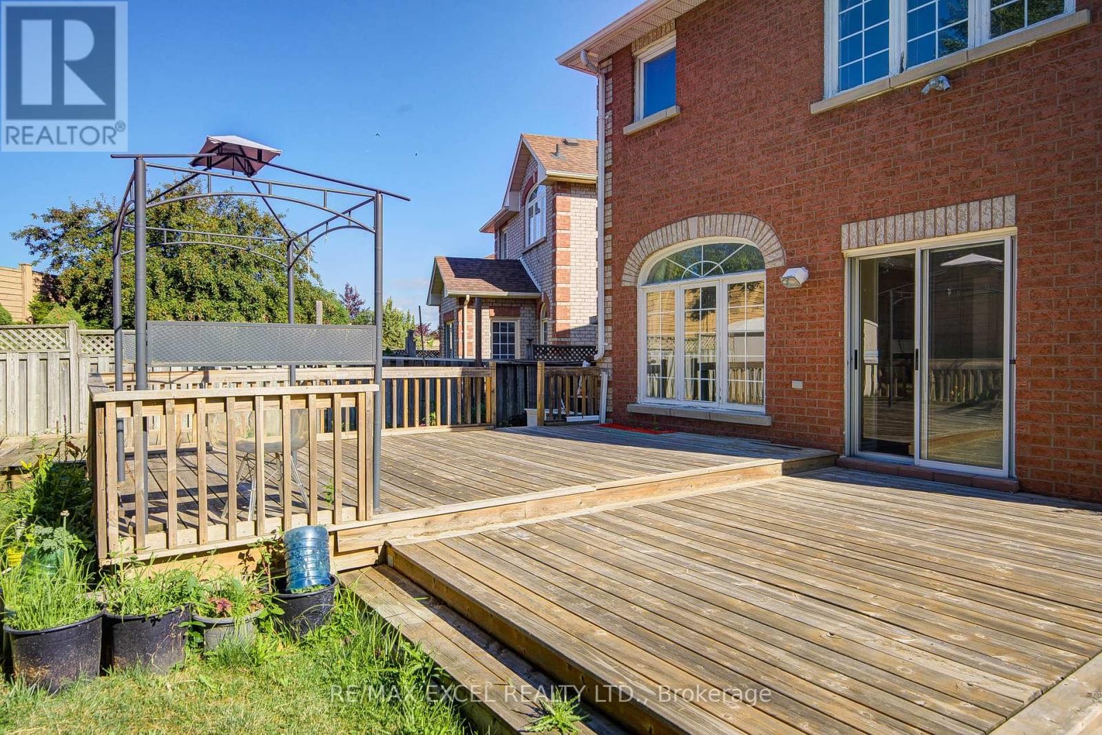 












263 MILLIKEN MEADOWS DRIVE

,
Markham (Milliken Mills West),




Ontario
L3R0W2

