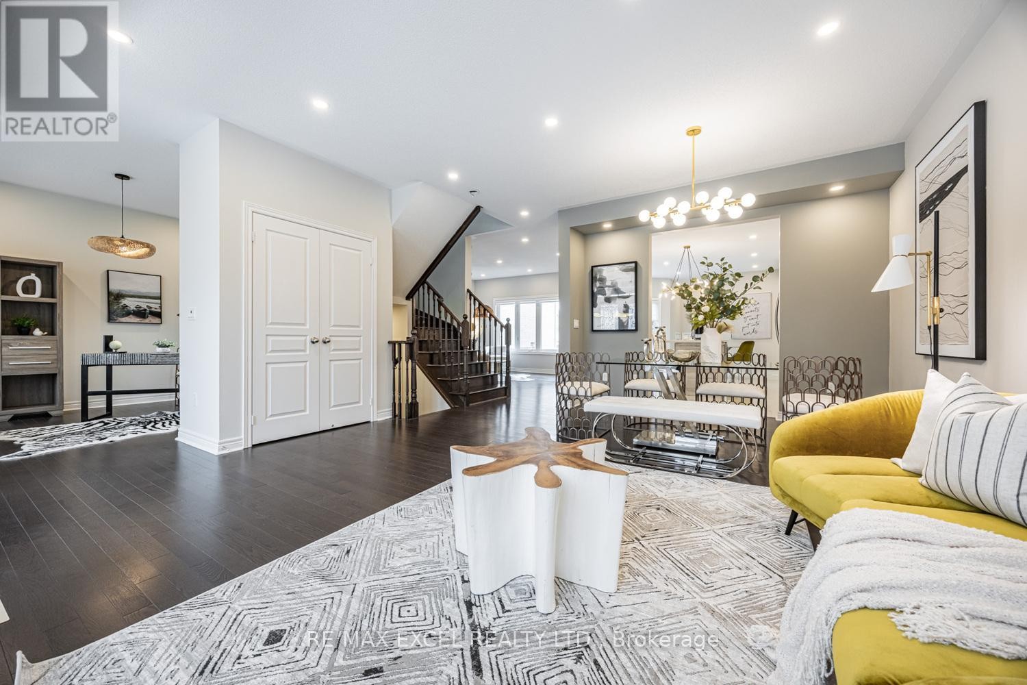 












77 SUNNYSIDE HILL ROAD

,
Markham (Cornell),




Ontario
L6B0Z8

