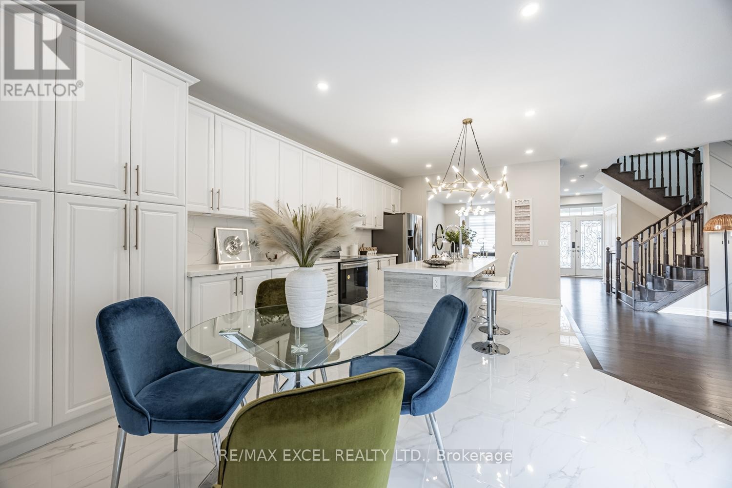 












77 SUNNYSIDE HILL ROAD

,
Markham (Cornell),




Ontario
L6B0Z8

