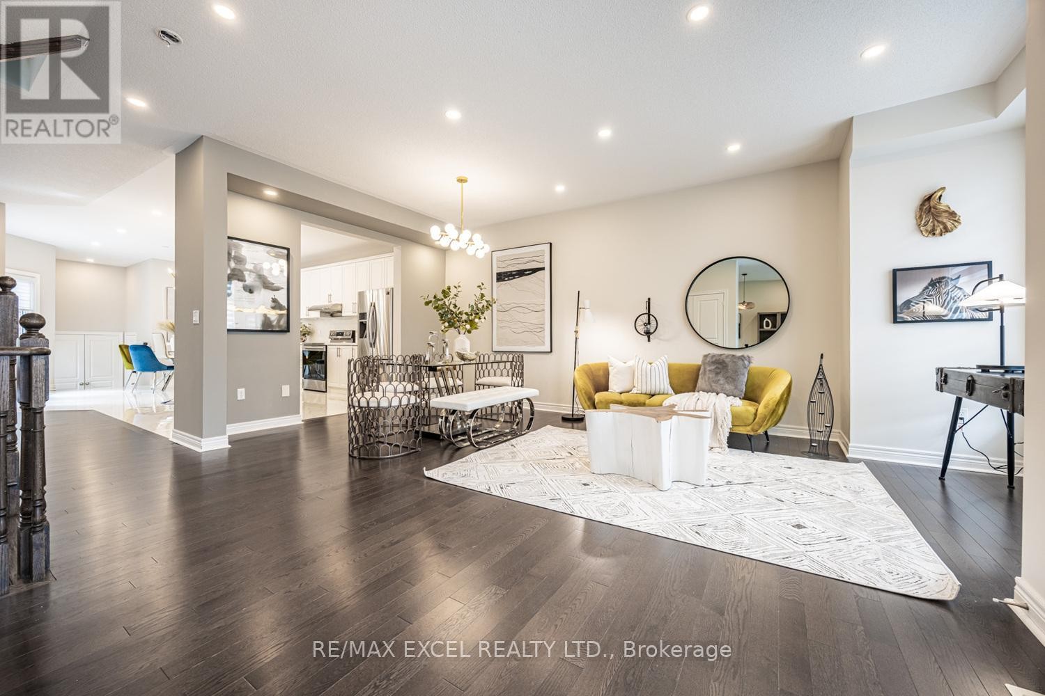 












77 SUNNYSIDE HILL ROAD

,
Markham (Cornell),




Ontario
L6B0Z8

