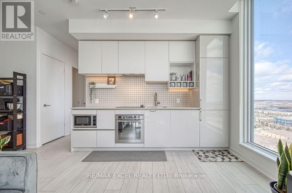 












2803 - 898 PORTAGE PARKWAY

,
Vaughan (Vaughan Corporate Centre),




Ontario
L4K0J6


