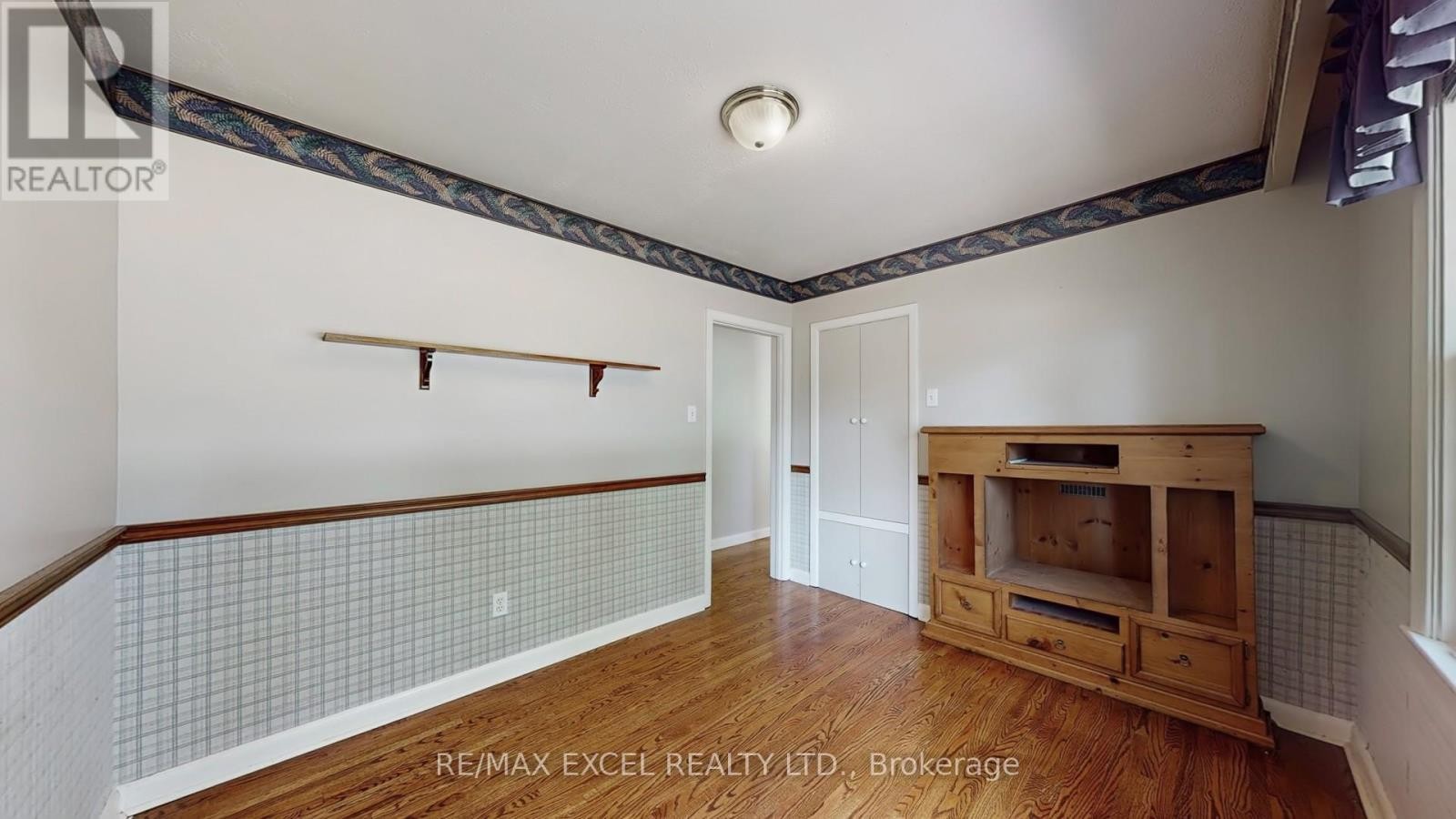 












4 ORCHARD STREET

,
Markham (Old Markham Village),




Ontario
L3P2T1

