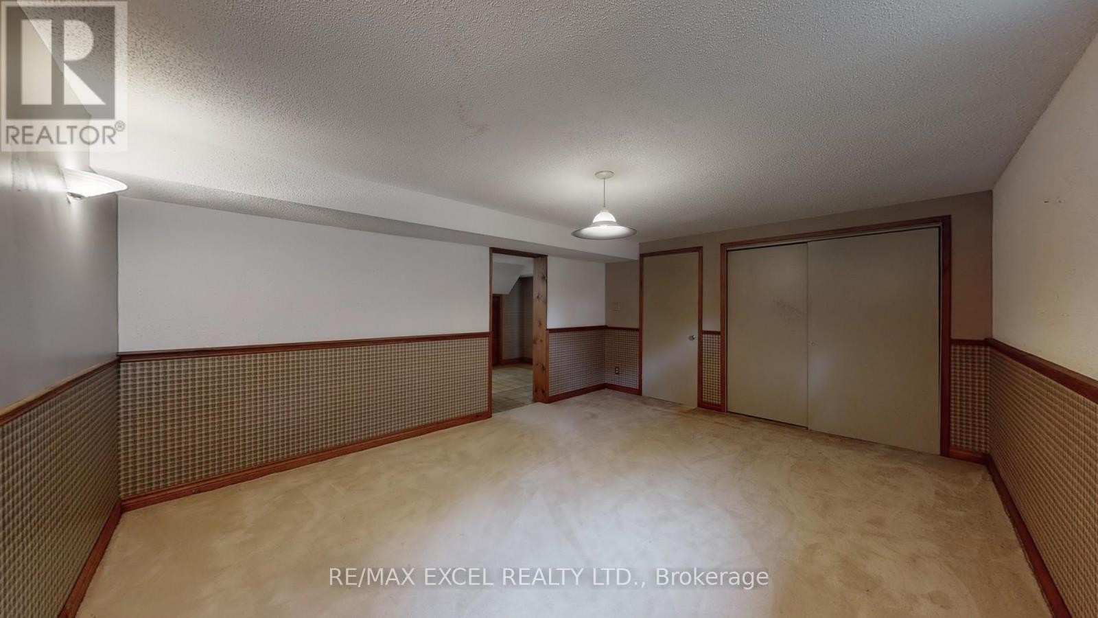 












4 ORCHARD STREET

,
Markham (Old Markham Village),




Ontario
L3P2T1

