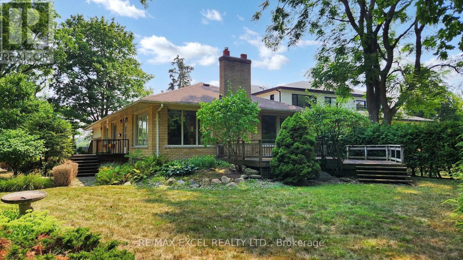 












4 ORCHARD STREET

,
Markham (Old Markham Village),




Ontario
L3P2T1

