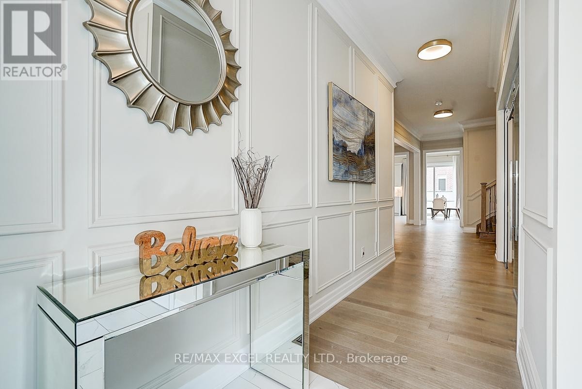 












137 PINE HILL CRESCENT

,
Aurora (Aurora Estates),




Ontario
L4G3X9


