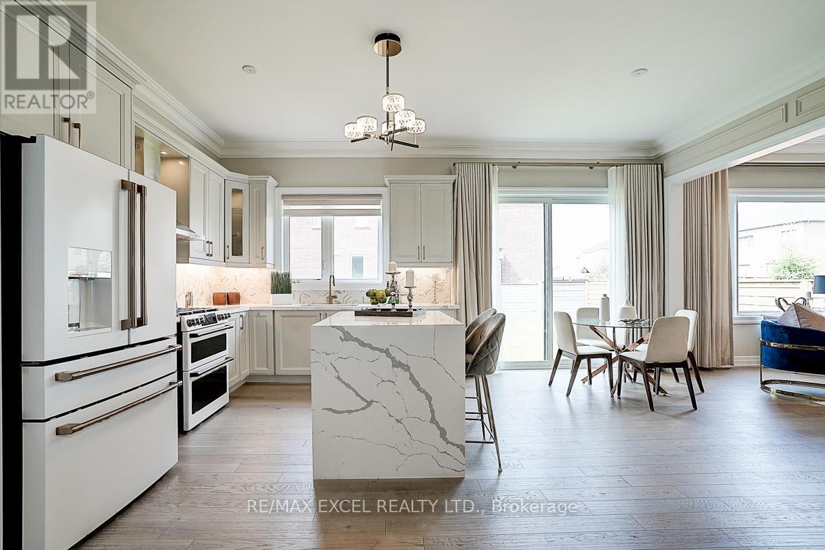 












137 PINE HILL CRESCENT

,
Aurora (Aurora Estates),




Ontario
L4G3X9

