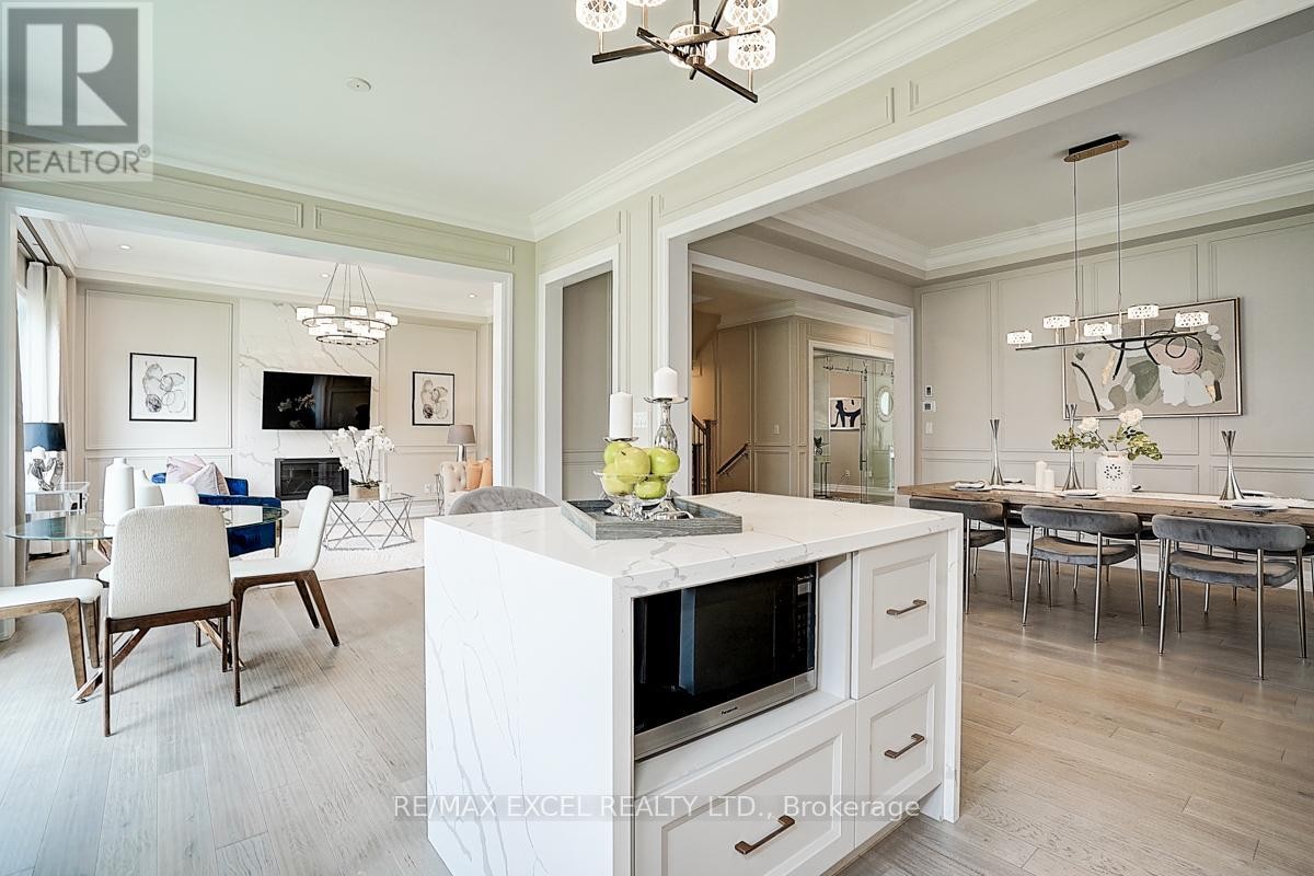 












137 PINE HILL CRESCENT

,
Aurora (Aurora Estates),




Ontario
L4G3X9

