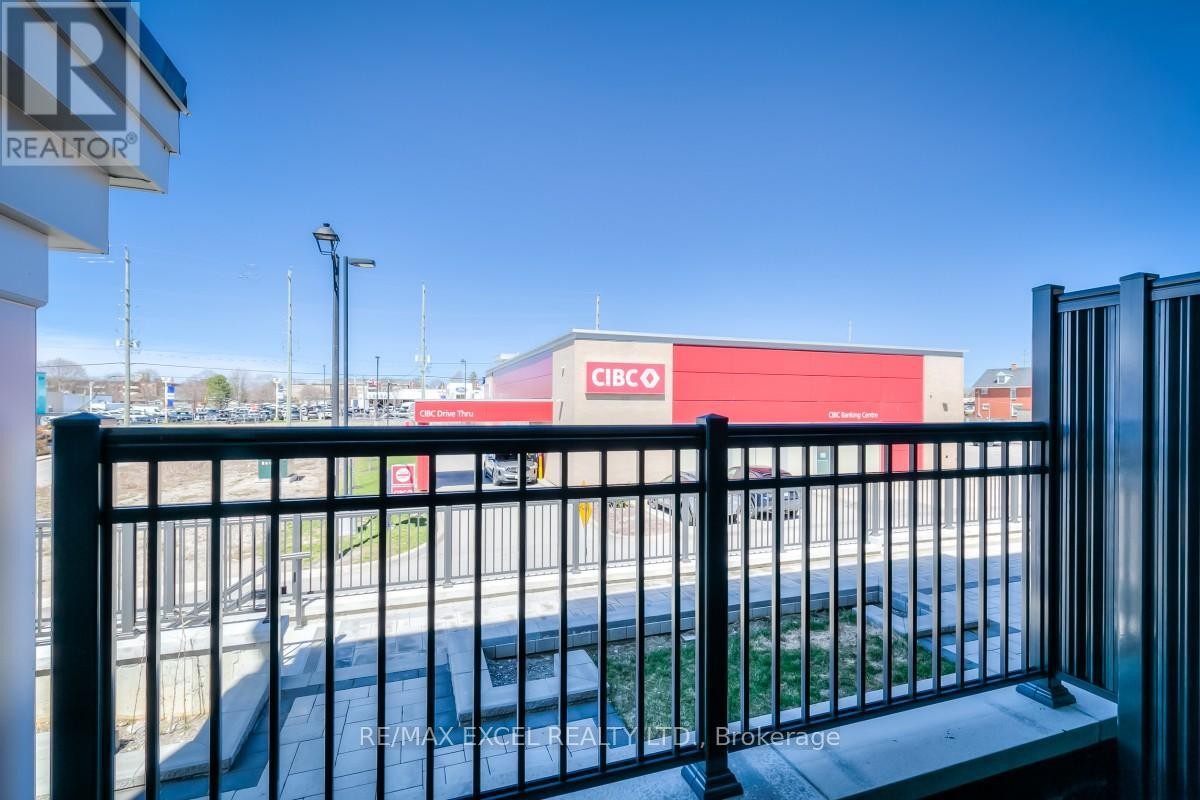 












6 MAYBANK LANE

,
Whitchurch-Stouffville (Stouffville),




Ontario
L4A4X7


