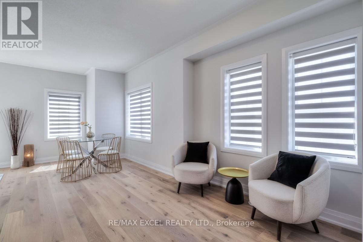 












6 MAYBANK LANE

,
Whitchurch-Stouffville (Stouffville),




Ontario
L4A4X7

