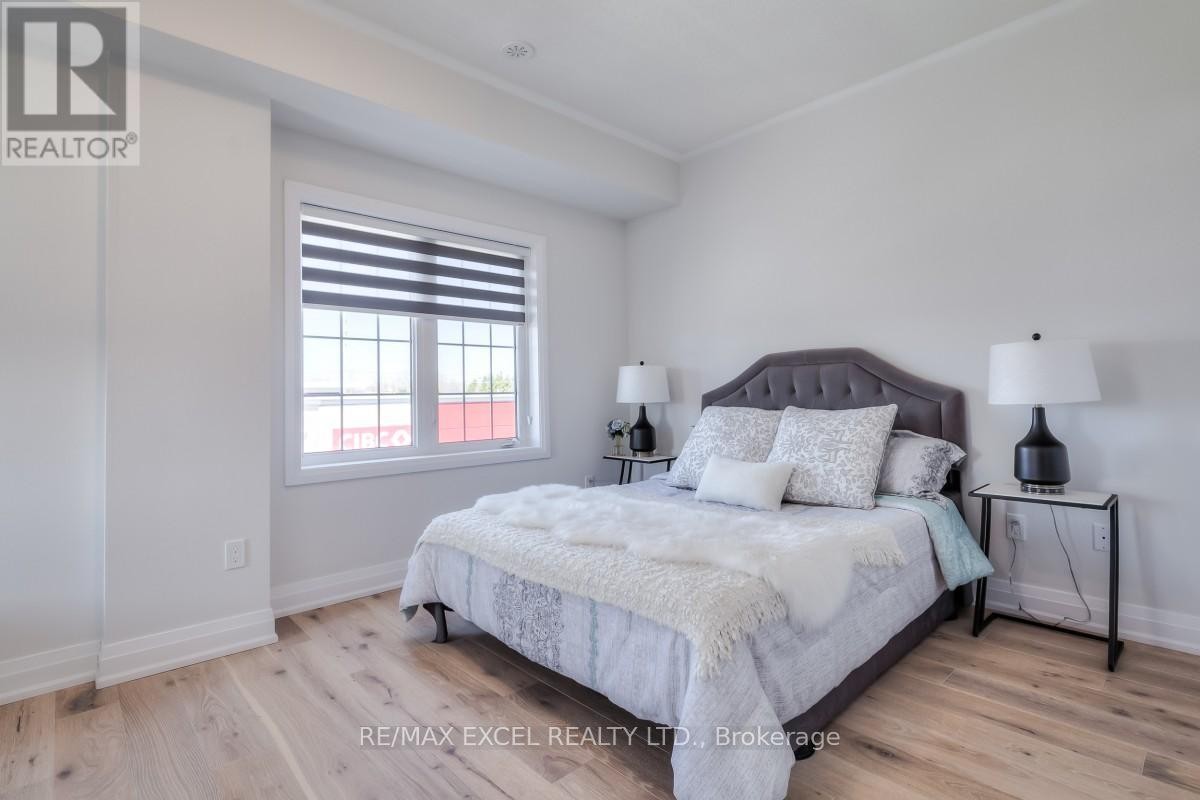 












6 MAYBANK LANE

,
Whitchurch-Stouffville (Stouffville),




Ontario
L4A4X7

