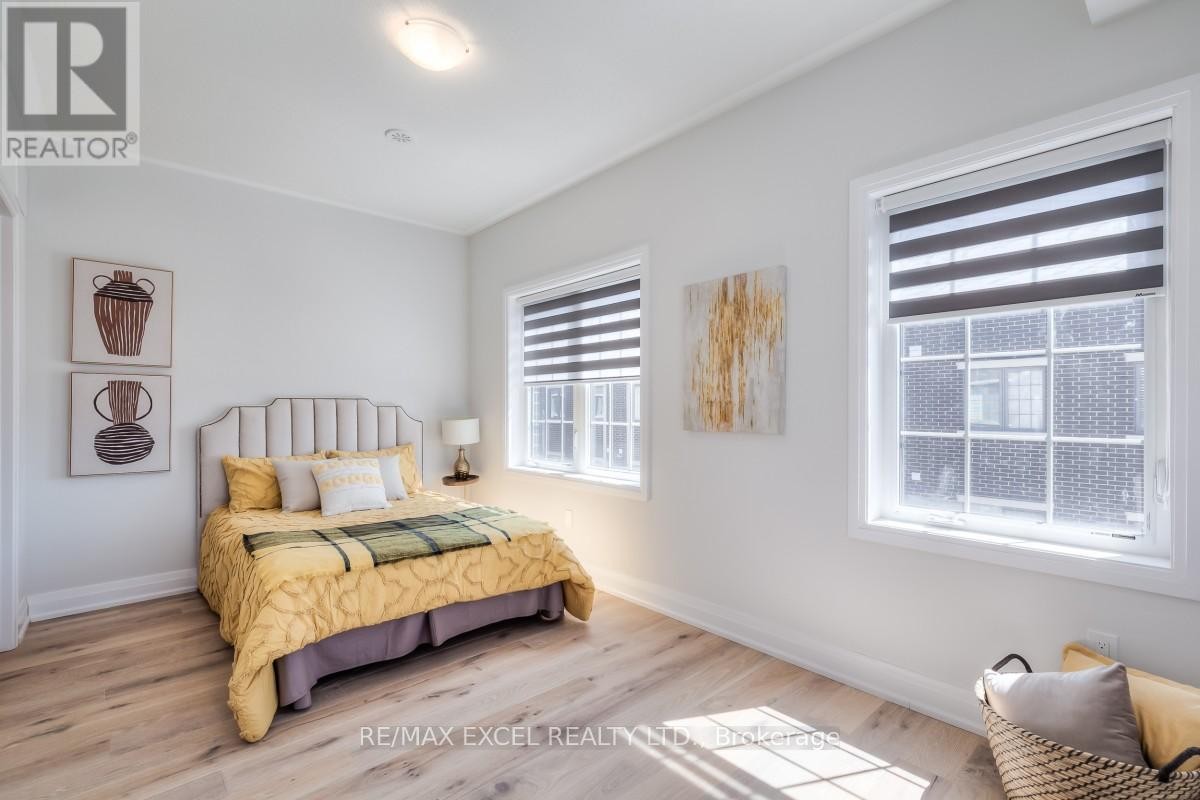 












6 MAYBANK LANE

,
Whitchurch-Stouffville (Stouffville),




Ontario
L4A4X7

